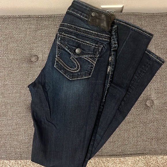 Silver Jeans Women's Straight Leg in Deep Indigo - Picture 3 of 3